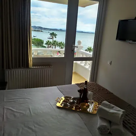 Otel Senar Naz Ayvalı