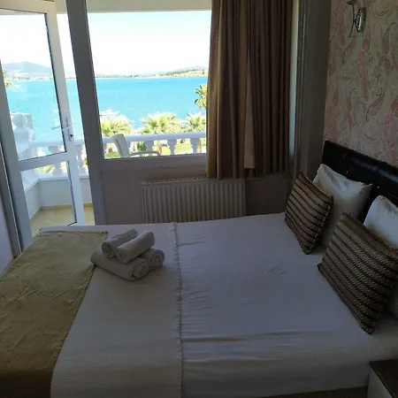 Otel Senar Naz Ayvalı